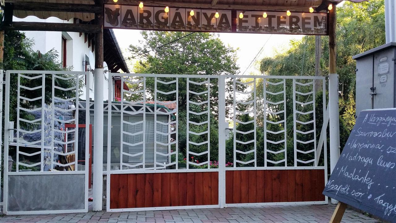 Отель Matraszentimre Panzio Экстерьер фото